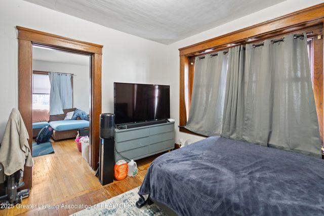 207 Allen Street, Lansing, MI 48912