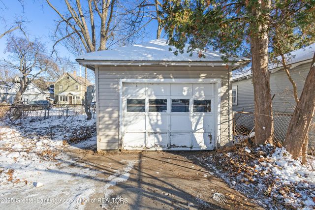 207 Allen Street, Lansing, MI 48912