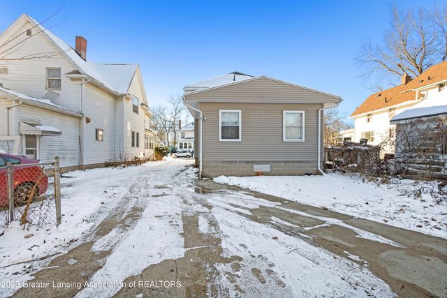 207 Allen Street, Lansing, MI 48912