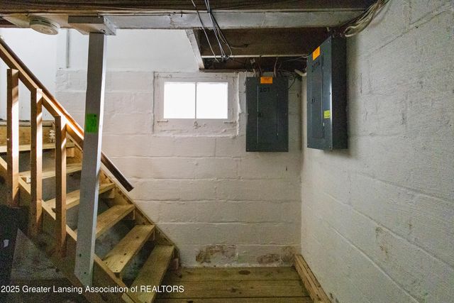 207 Allen Street, Lansing, MI 48912