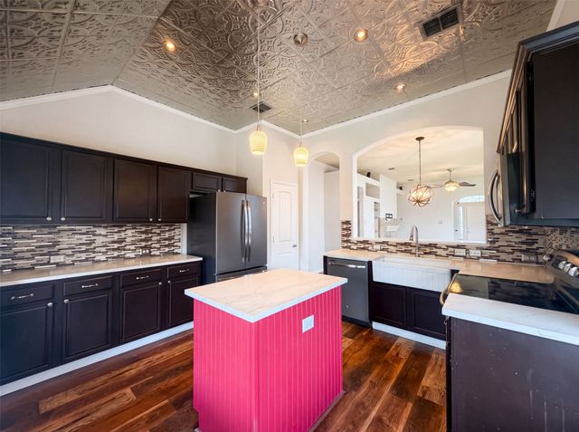 1688 Yellowstone Avenue, Lewisville, TX 75077