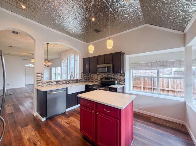 1688 Yellowstone Avenue, Lewisville, TX 75077