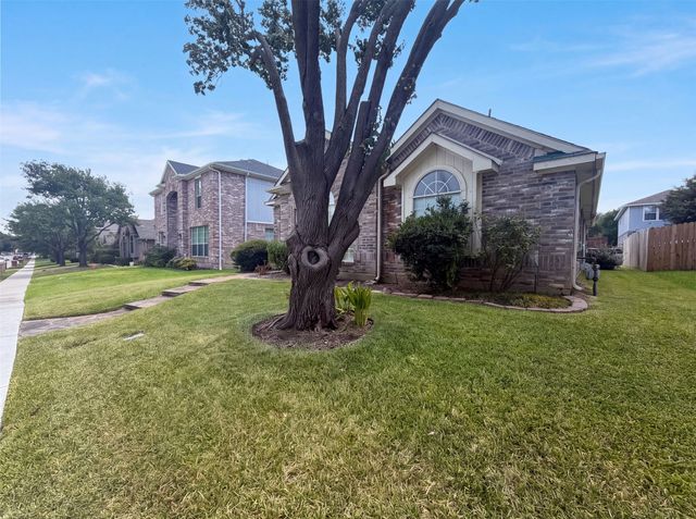 1688 Yellowstone Avenue, Lewisville, TX 75077