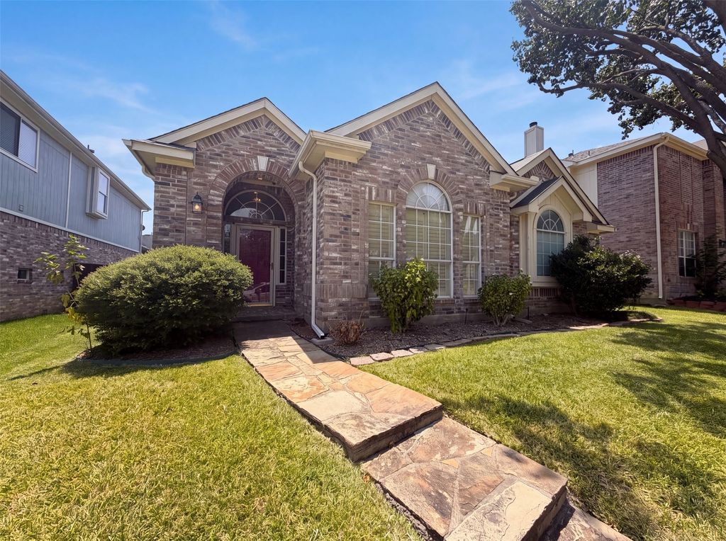 1688 Yellowstone Avenue, Lewisville, TX 75077