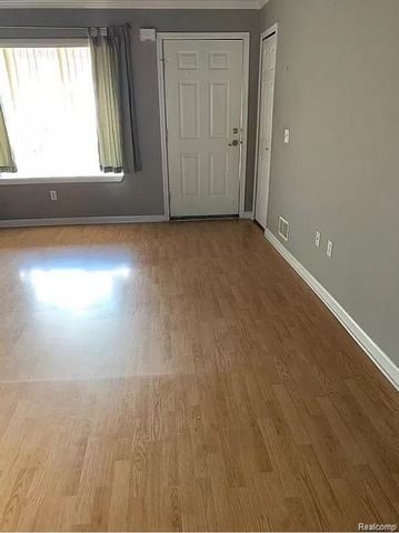 25883 Village Lane, Warren, MI 48089