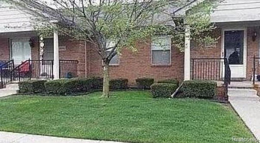 25883 Village Lane, Warren, MI 48089