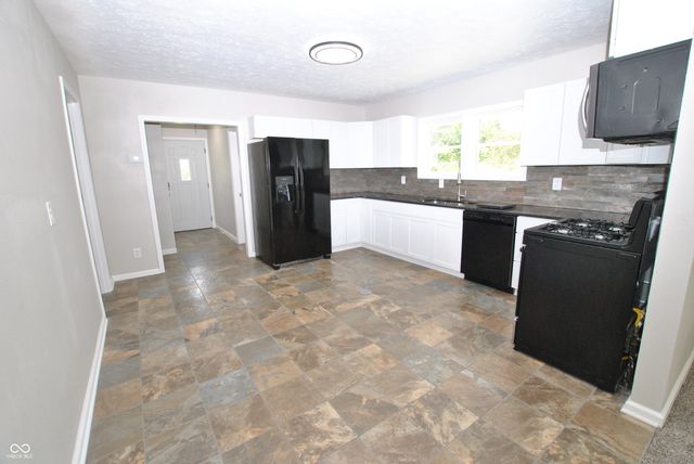 506 N Main Street, Mooresville, IN 46158