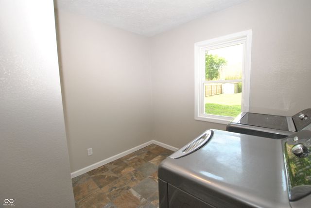 506 N Main Street, Mooresville, IN 46158