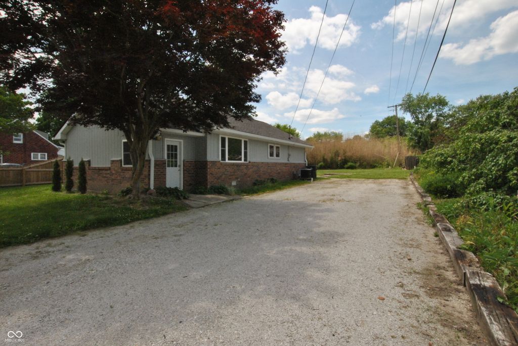 506 N Main Street, Mooresville, IN 46158