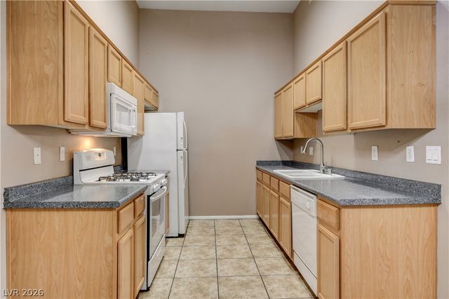 3361 Indian Shadow Street 202, Las Vegas, NV 89129