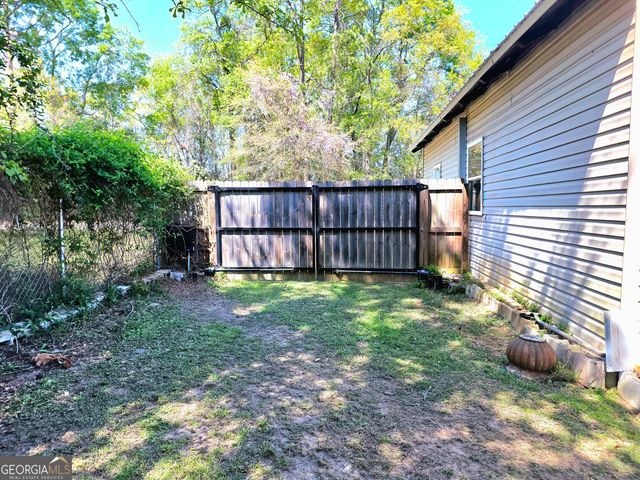 729 W Jones Avenue, Statesboro, GA 30458