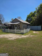 729 W Jones Avenue, Statesboro, GA 30458