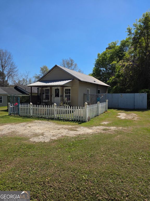 729 W Jones Avenue, Statesboro, GA 30458