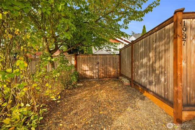 1937 5th St, Bremerton, WA 98337
