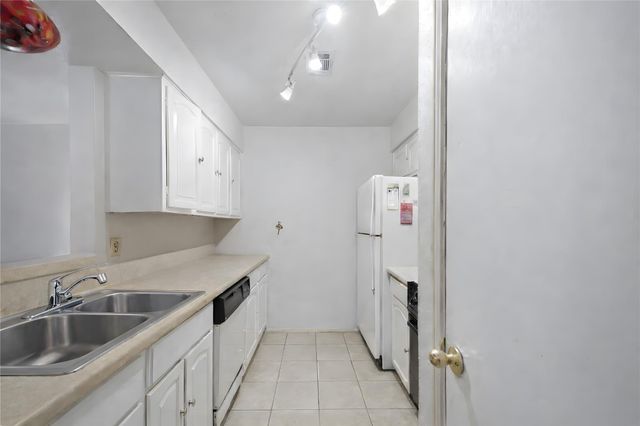 815 Wax Myrtle Lane A, Houston, TX 77079