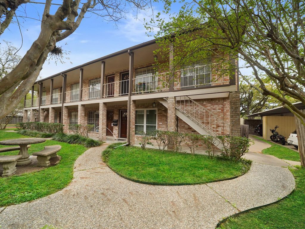 815 Wax Myrtle Lane A, Houston, TX 77079