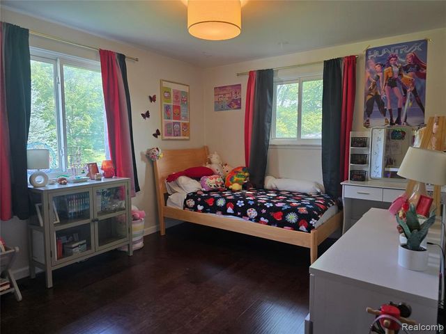 24697 S Cromwell Drive, Franklin, MI 48025