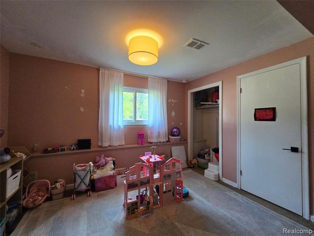 24697 S Cromwell Drive, Franklin, MI 48025