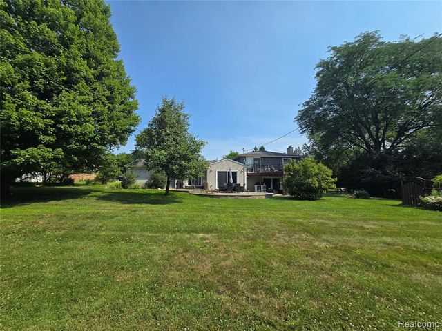 24697 S Cromwell Drive, Franklin, MI 48025