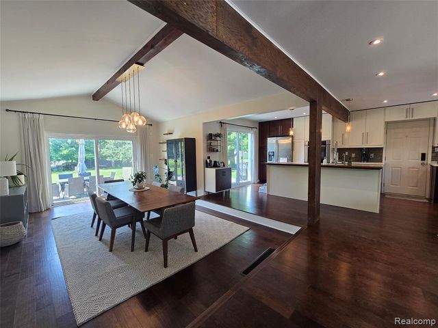 24697 S Cromwell Drive, Franklin, MI 48025