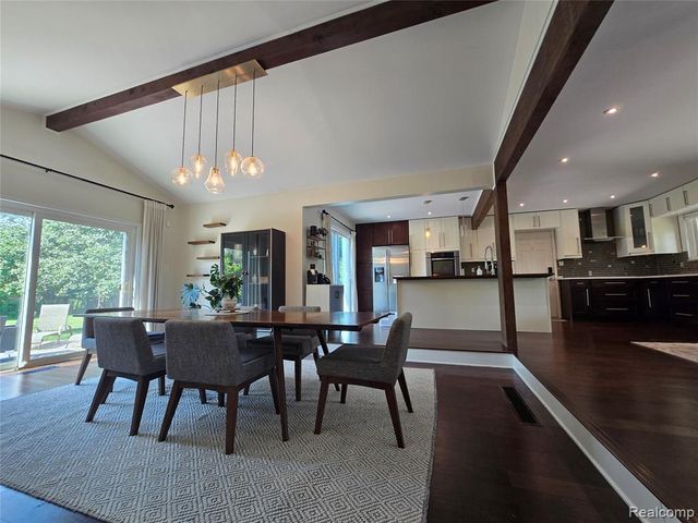 24697 S Cromwell Drive, Franklin, MI 48025