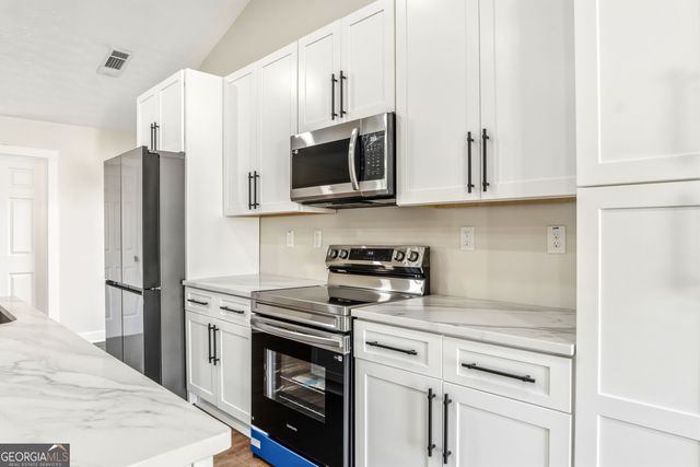 6802 Magnolia Park Drive, Norcross, GA 30093