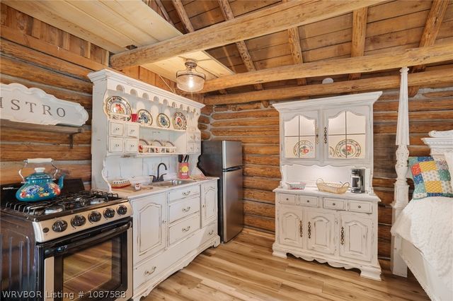 7123 Old 88 Road, Rudy, AR 72952