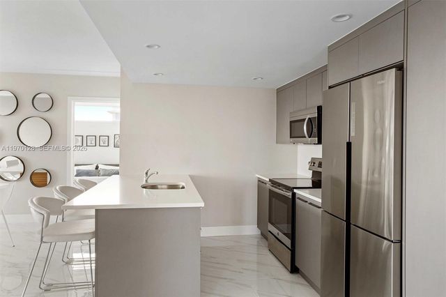 1150 101st ST 603, Bay Harbor Islands, FL 33154