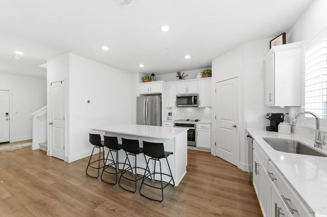 208 Frontier St, American Canyon, CA 94503