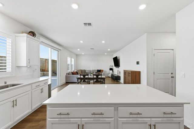 208 Frontier St, American Canyon, CA 94503