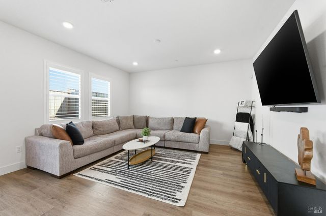 208 Frontier St, American Canyon, CA 94503