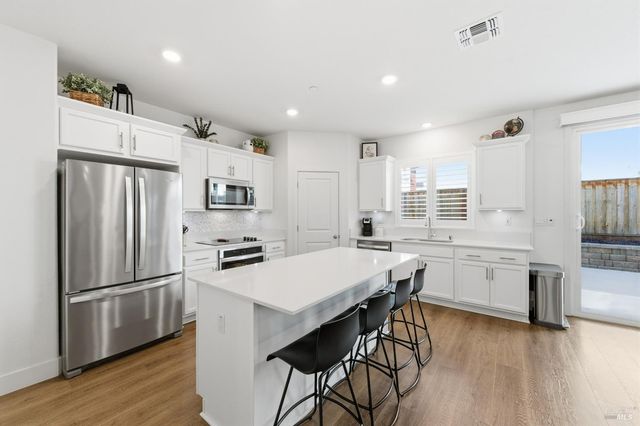 208 Frontier St, American Canyon, CA 94503