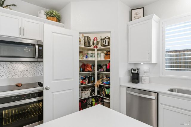 208 Frontier St, American Canyon, CA 94503