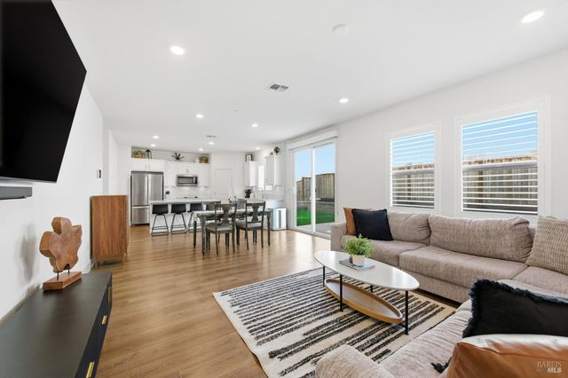 208 Frontier St, American Canyon, CA 94503