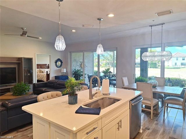 2335 Sawyers Hill RD 503, Naples, FL 34120