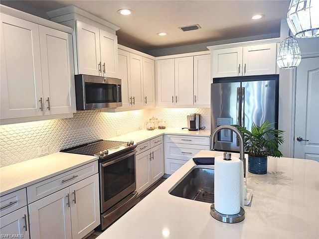 2335 Sawyers Hill RD 503, Naples, FL 34120