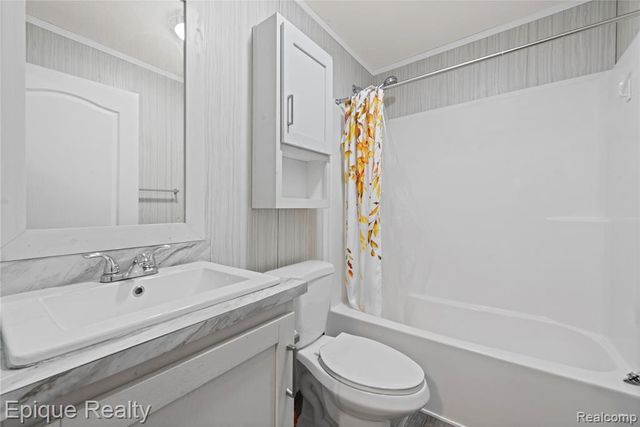 83 Elm Avenue, Highland, MI 48357