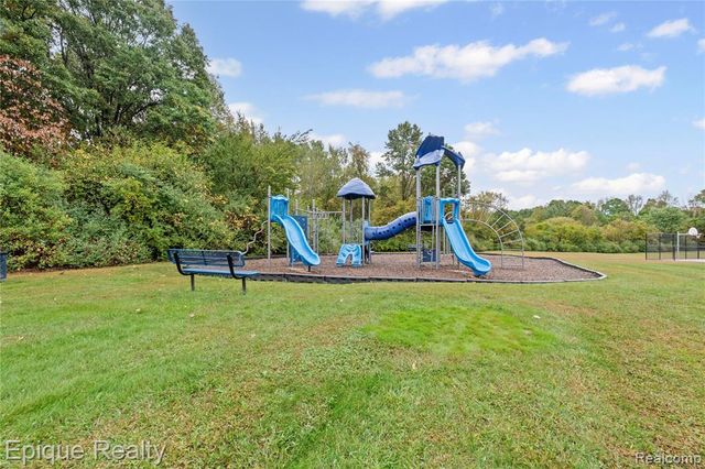 83 Elm Avenue, Highland, MI 48357