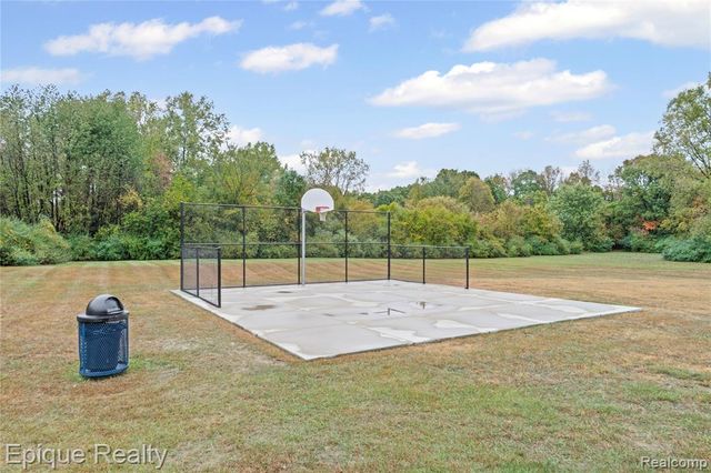 83 Elm Avenue, Highland, MI 48357