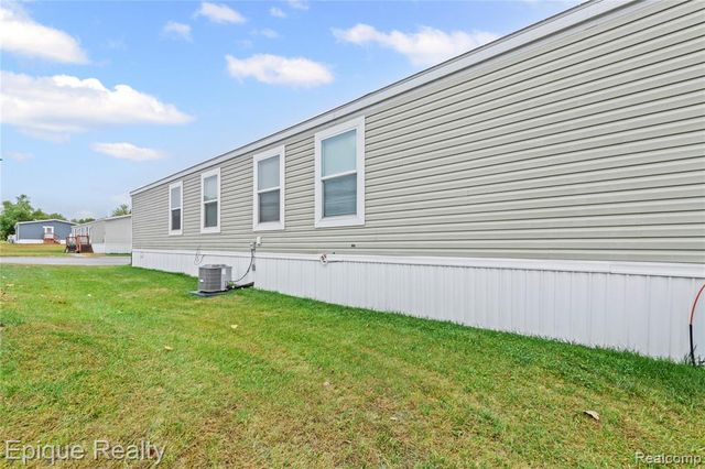 83 Elm Avenue, Highland, MI 48357