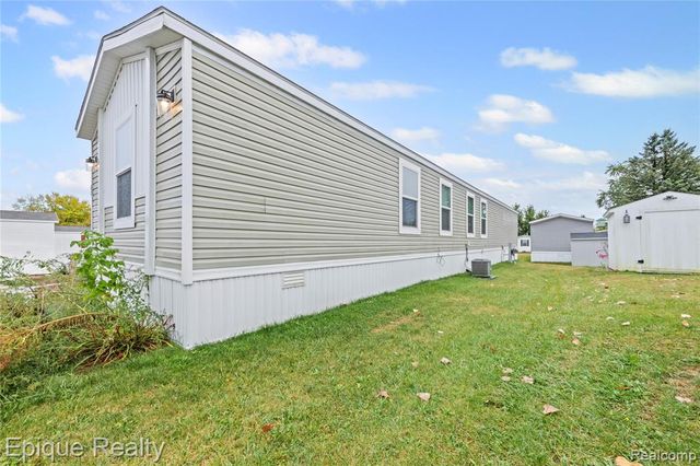 83 Elm Avenue, Highland, MI 48357