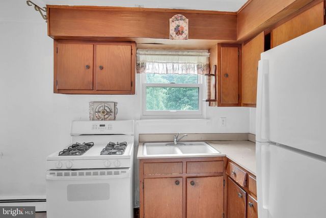 649 ERFORD RD, Camp Hill, PA 17011