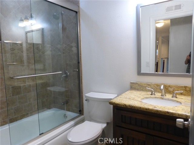 8881 Albatross Dr, Huntington Beach, CA 92646