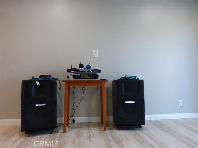 8881 Albatross Dr, Huntington Beach, CA 92646