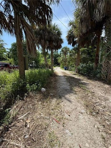 12096 Carpenter LN, Bonita Springs, FL 34135