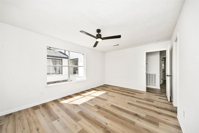 13122 Benford Drive, Houston, TX 77099