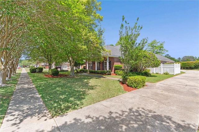 8280 Taddish Drive N, Mobile, AL 36695