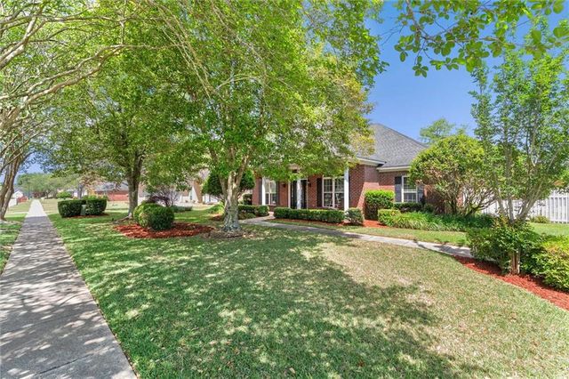 8280 Taddish Drive N, Mobile, AL 36695