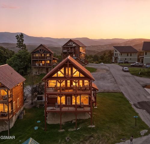 2042 Starr Crest Drive, Sevierville, TN 37876