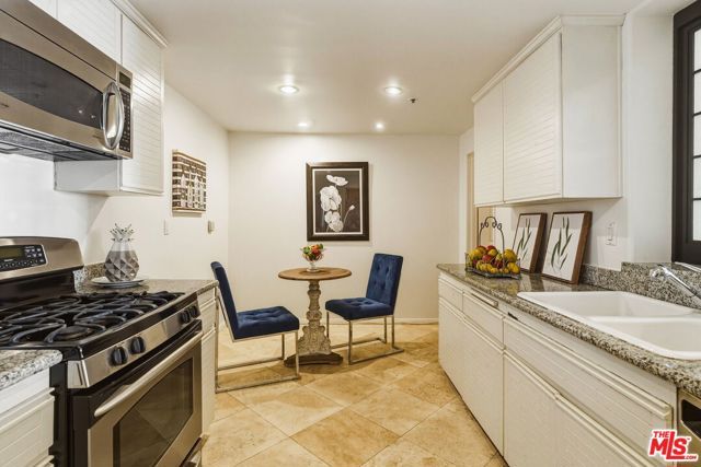 930 N Doheny Drive 308, West Hollywood, CA 90069